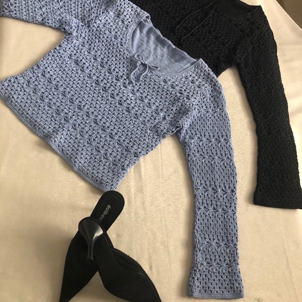 Sweaters - Picture 5 of 5